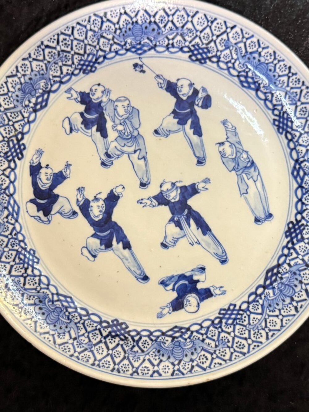 Antique Chinese Blue and White Porcelain Figural Plate A939